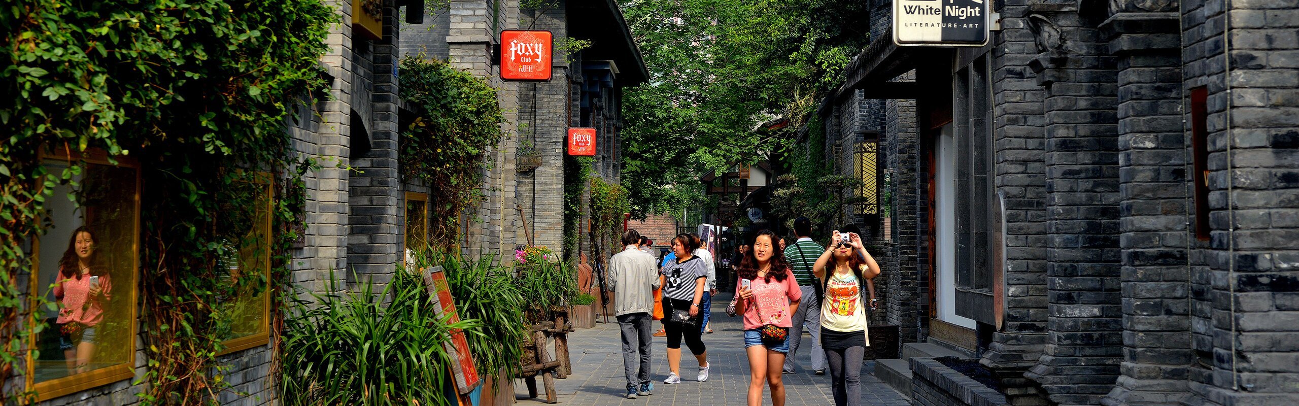 Chengdu City Walks: A Local Guide's Top 4 Hidden Routes